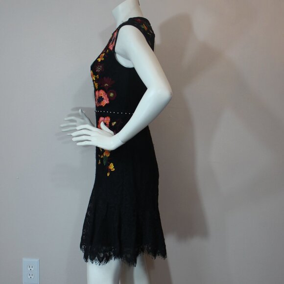 KAREN MILLEN BLACK EMBROIDERED LACE DRESS WITH STUD DETAIL – SIZE 6 - Picture 3 of 8